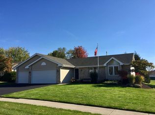 977 Stonefield Ln, Rockford, IL 61108