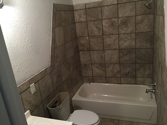 4th image of 490 W Cedar St