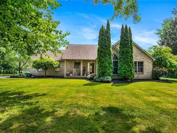 1264 Robertson Rd, Hermitage, PA 16148