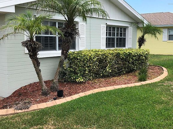 3rd image of 957 Lynn Cir