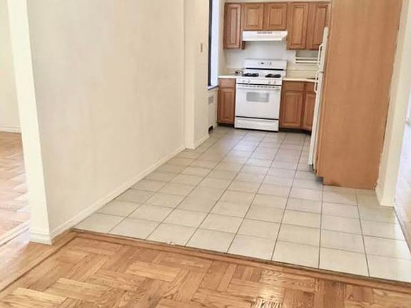 3rd image of 47-55 39th Pl #5