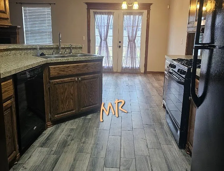 624 E Katelyn Ln — Photo 9