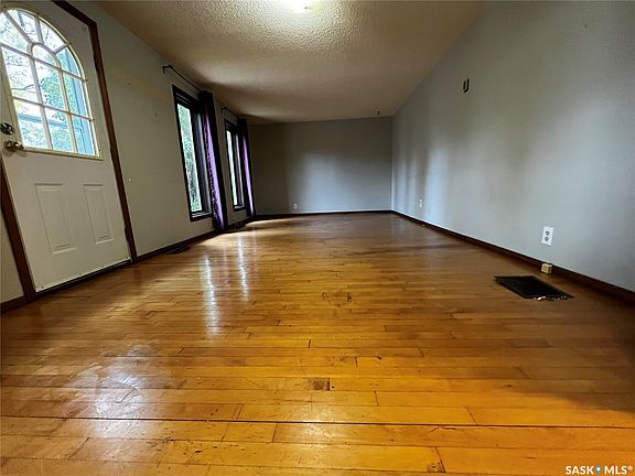 2nd image of 1227 13TH Street E