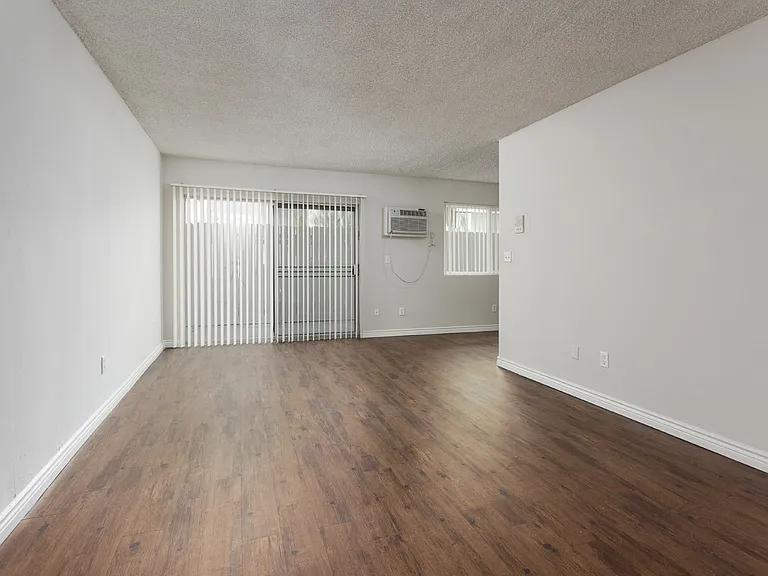 13157 Oxnard St #103 — Photo 3