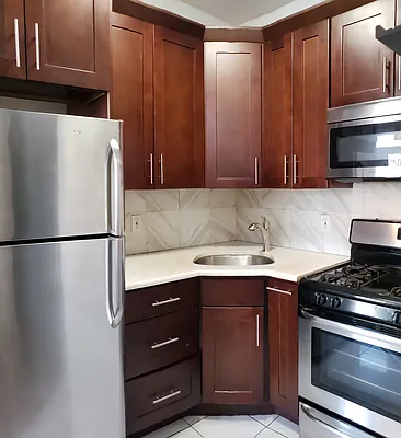 Rented by Signature Property Realty | media 27