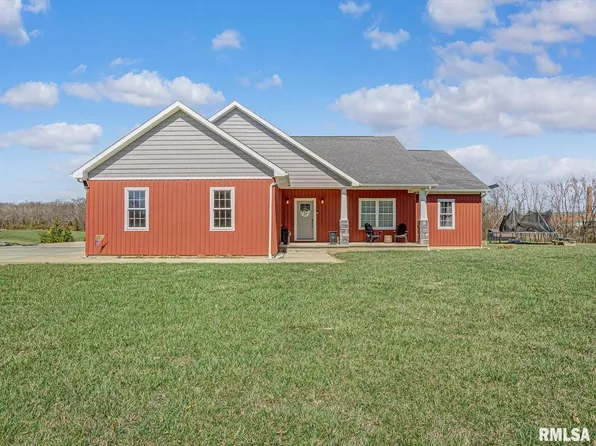 508 Hidden Lakes Dr, Du Quoin, IL 62832