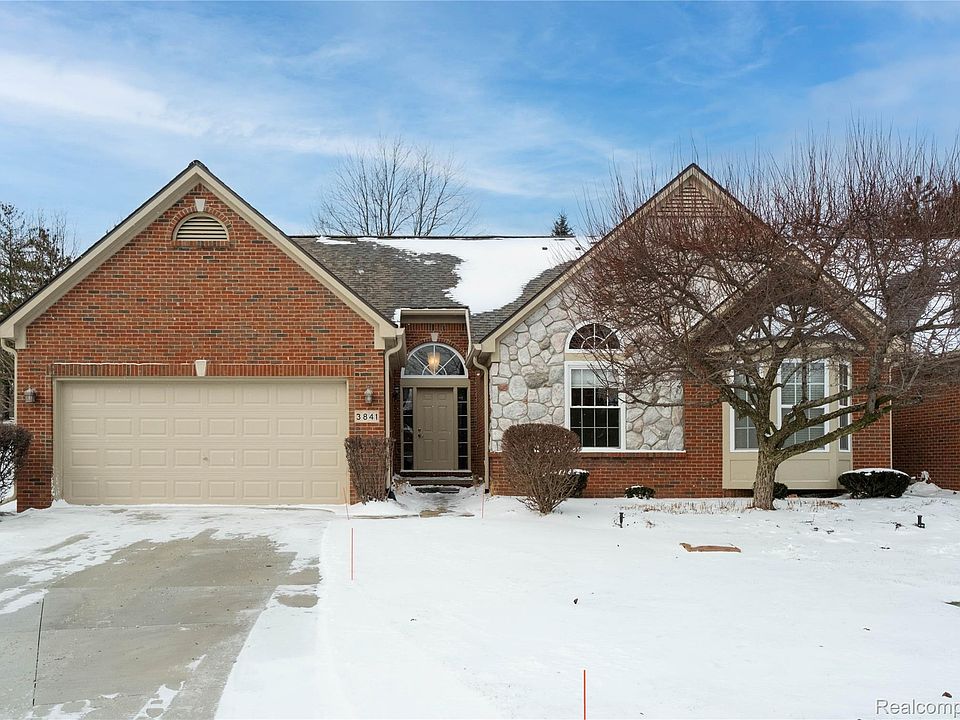 1st image of 3841 Arbor Dr #1
