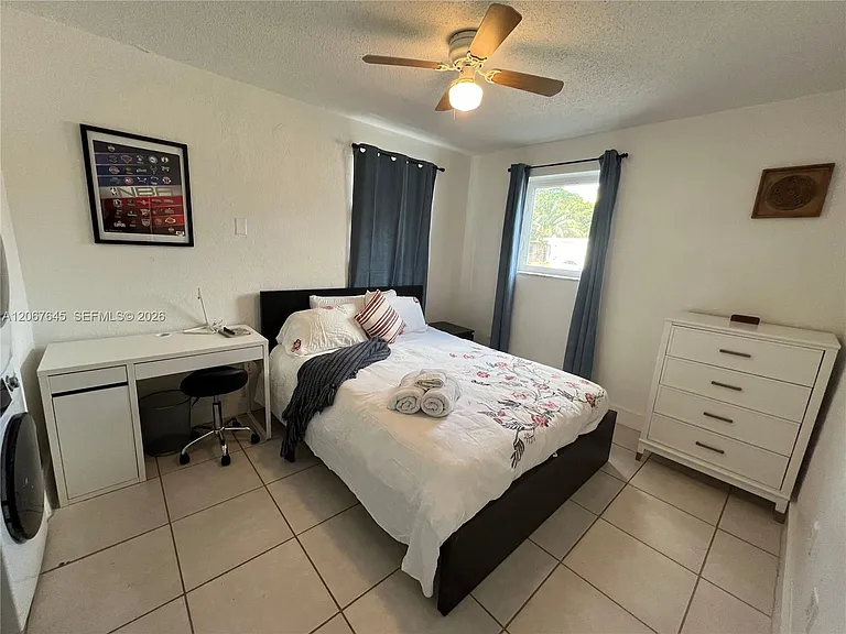 458 SW 10th St #4 — Photo 14