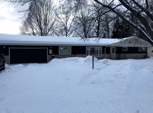 1017 Bartelt St, Gresham, WI 54128