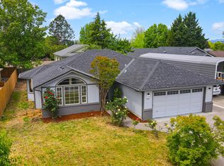 3035 Adams Cir, Medford, OR 97504