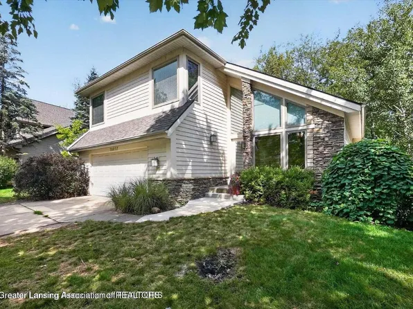 16817 Cedarbrook Dr, Haslett, MI 48840