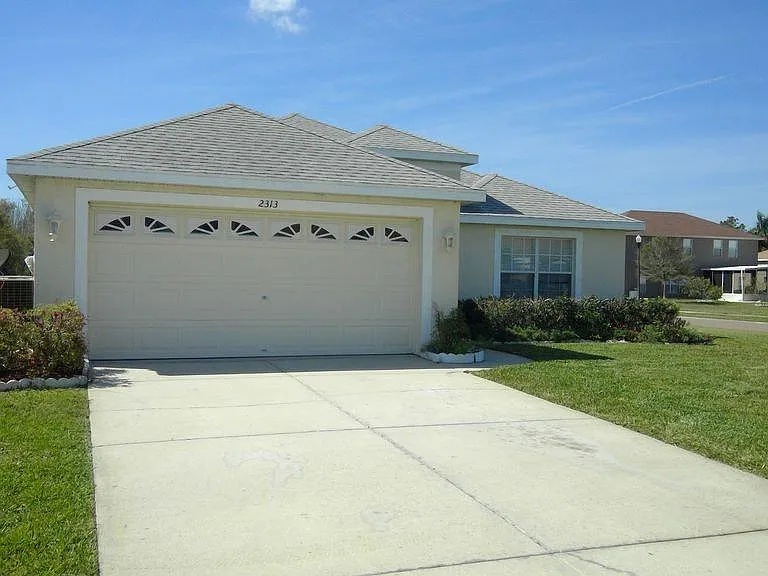 2313 Indian Key Dr — Photo 1