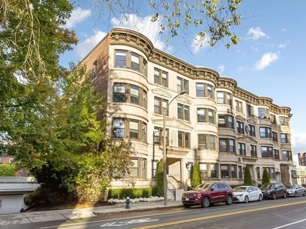 5 Winchester St APT 202, Brookline, MA 02446