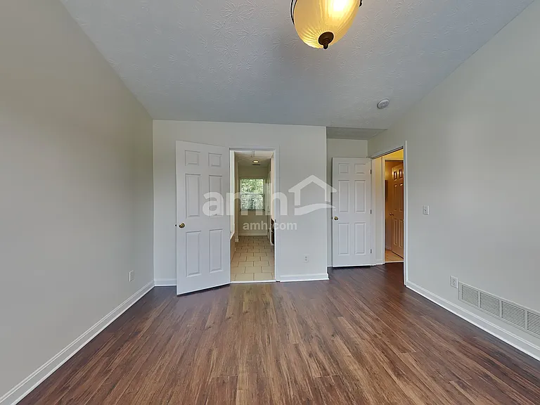 2324 Pleasant Meadow Dr — Photo 8