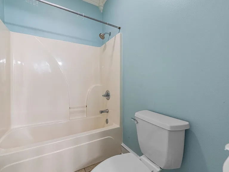 108 Bouriese Cir — Photo 32