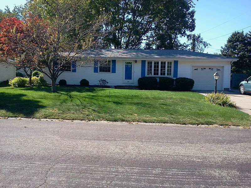 408 Oriole Dr photo 1