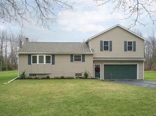 4535 Royalton Center Rd, Gasport, NY 14067