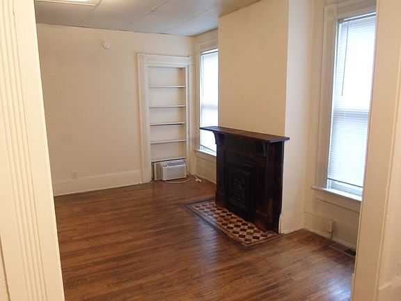 3rd image of 1401 Sylvanie St APT B