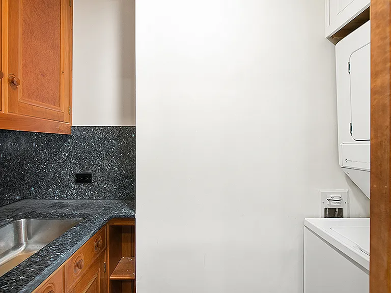721 5th Ave #54J — Photo 17