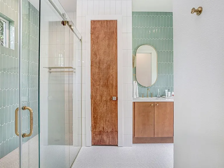 1326 W Fig St — Photo 25
