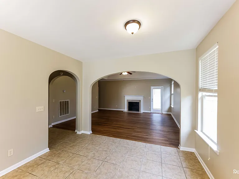 208 Appleford Rd — Photo 6