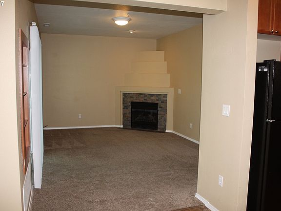 3rd image of 5264 NE 121st Ave APT 152