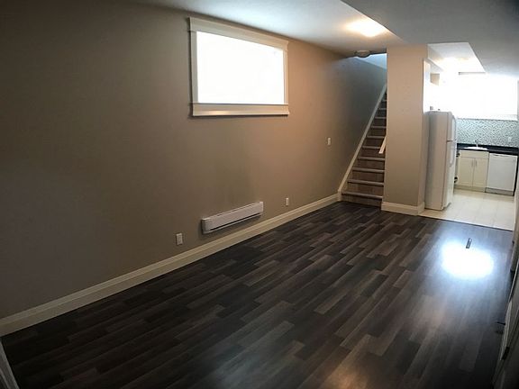 2nd image of 152 Juniper St