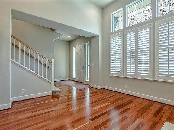 3rd image of 4748 Torrey Pines Cir