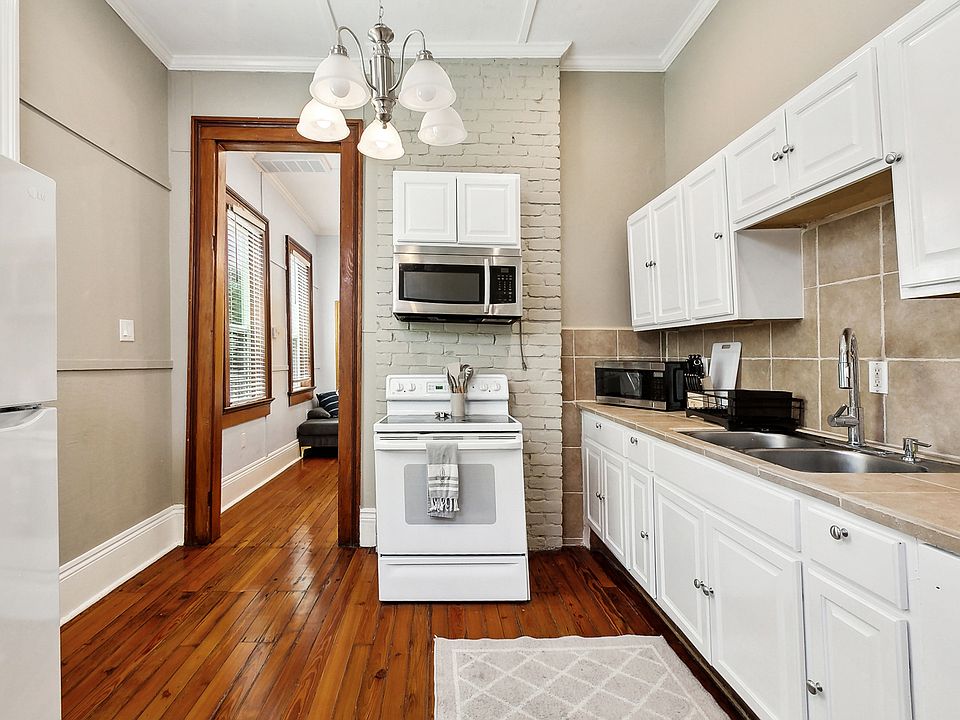 kitchen with w/d