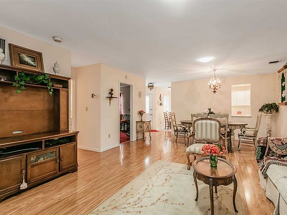 4th image of 173 Knolls Dr