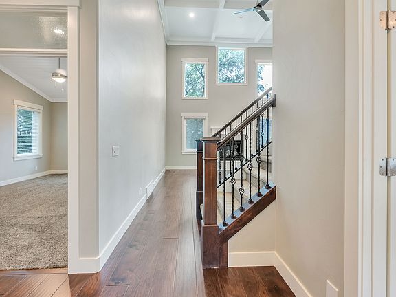 4th image of 4145 N Foothill Dr