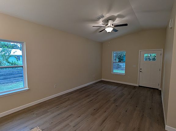 5th image of 3325 S Palm Ave