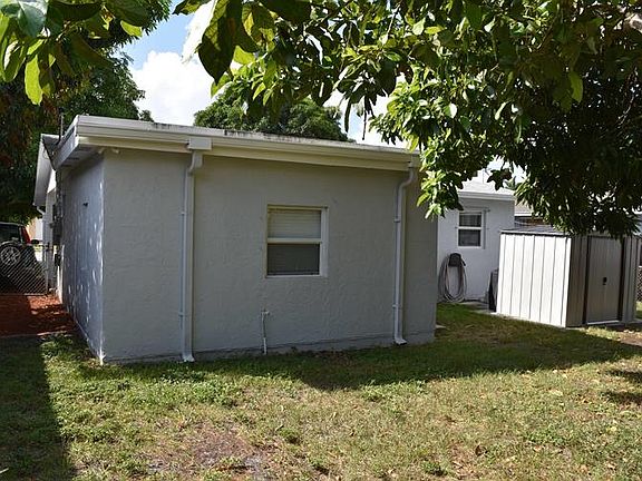 4th image of 1009 Green St