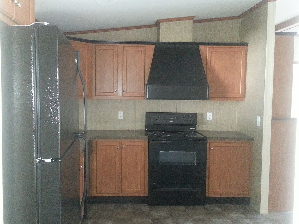 1st image of 817 W Harbour Dr