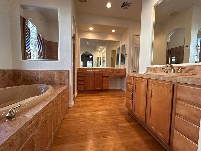 831 W Sycamore Ct — Photo 16