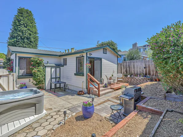 1265 Luxton St, Seaside, CA 93955