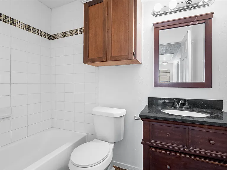 2207 Chase Ct — Photo 5