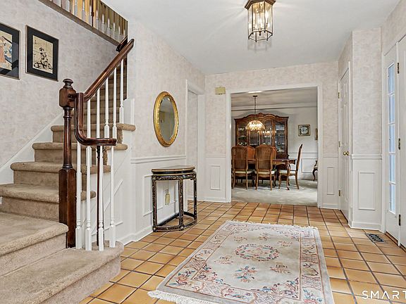 5th image of 11 Tanglewood Drive