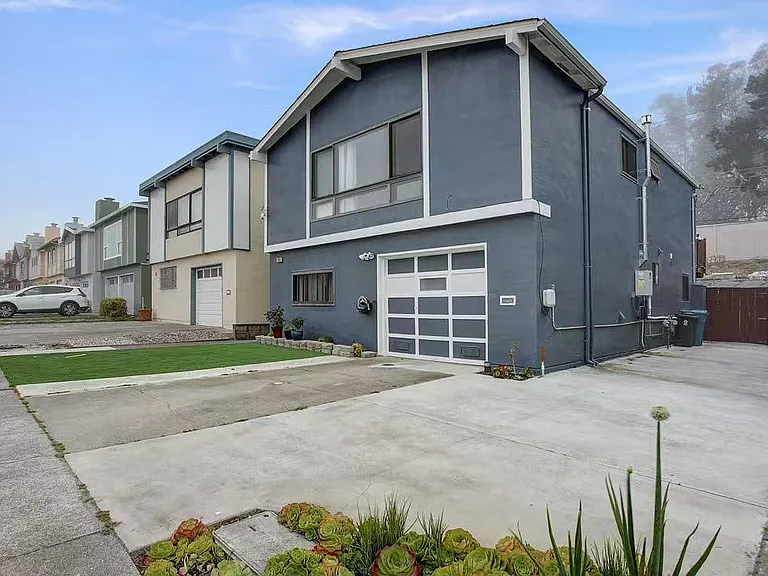 184 Canterbury Ave — Photo 4