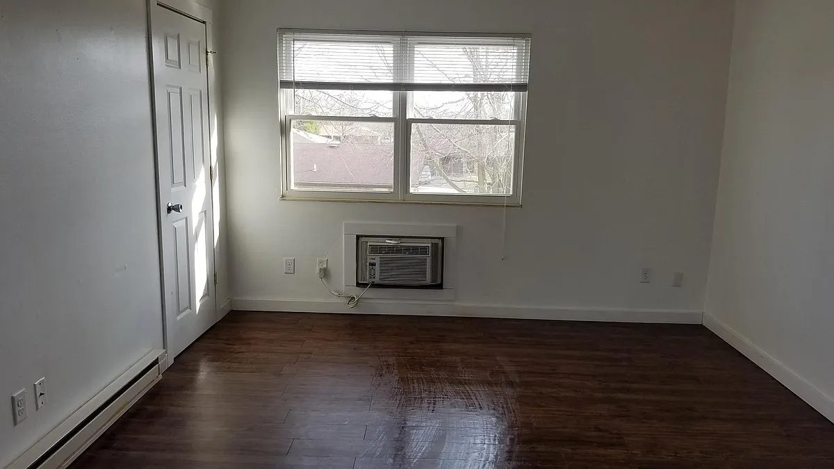 Front Entrance, Family room - 1227 Hilltop Cir #3
