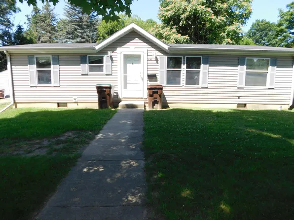 921 Hall St, Albion, MI 49224