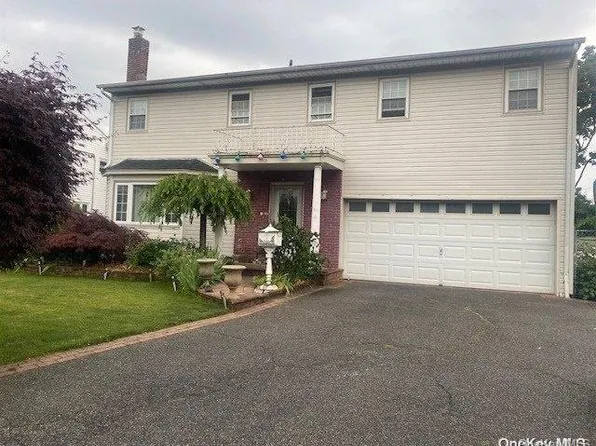 19 Cherry Lane, Hicksville, NY 11801