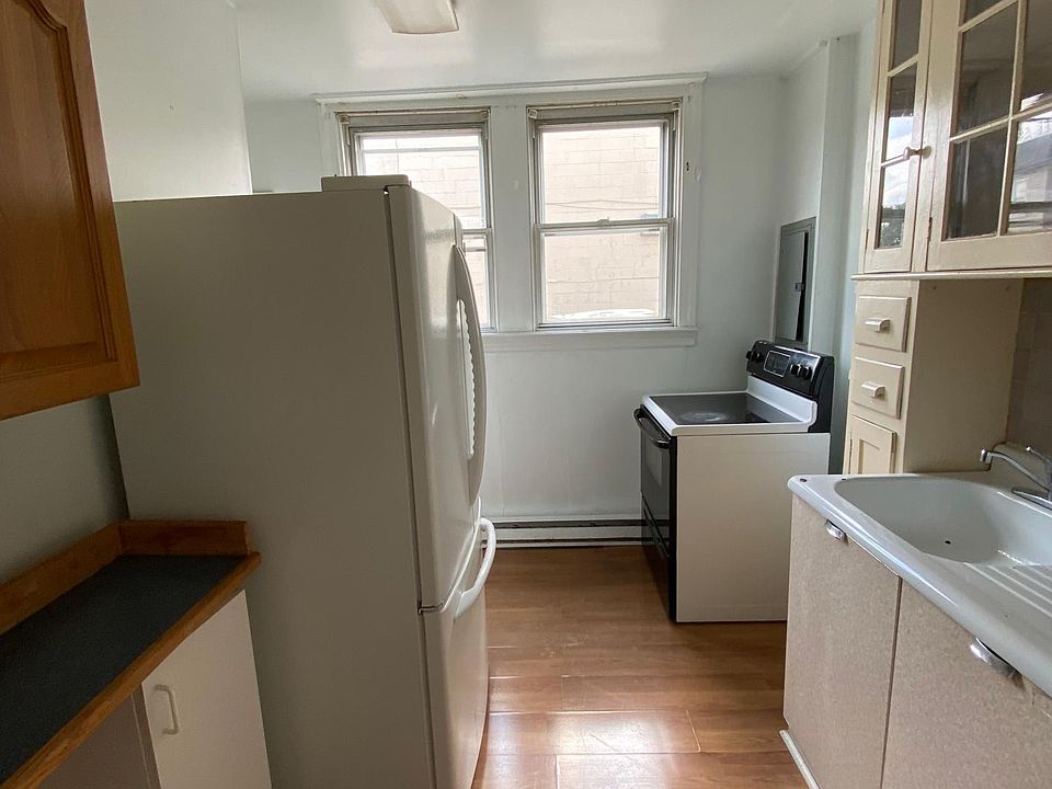 2nd image of 4062 Teesdale St Floor 1