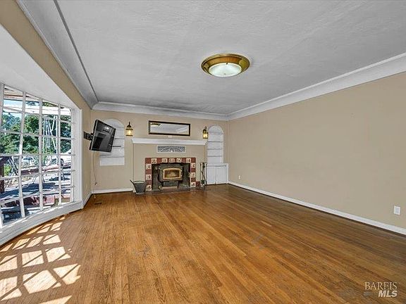 4th image of 315 N White Cottage Road N
