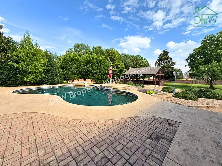 1205 Golden Gate Dr — Photo 39