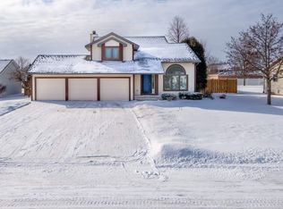 811 Trailsway Ln, Neenah, WI 54956