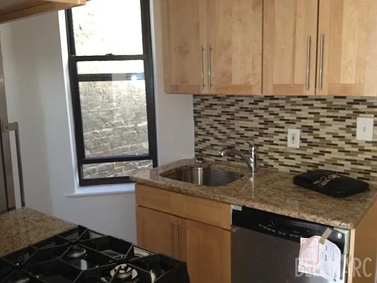 Rented by Bellmarc Realty | media 29