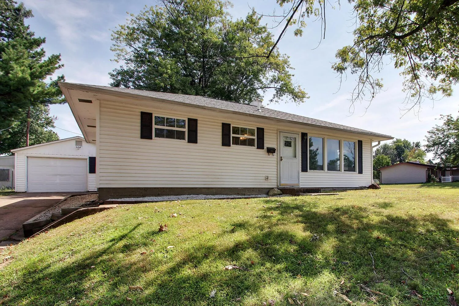 3 bed, 870 sqft, $3,000 — Photo 1