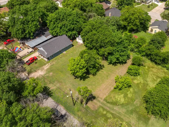 400 E Freeman St, Ennis, TX 75119