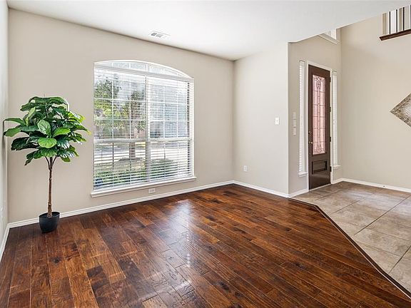 5th image of 504 Fairfield Ct